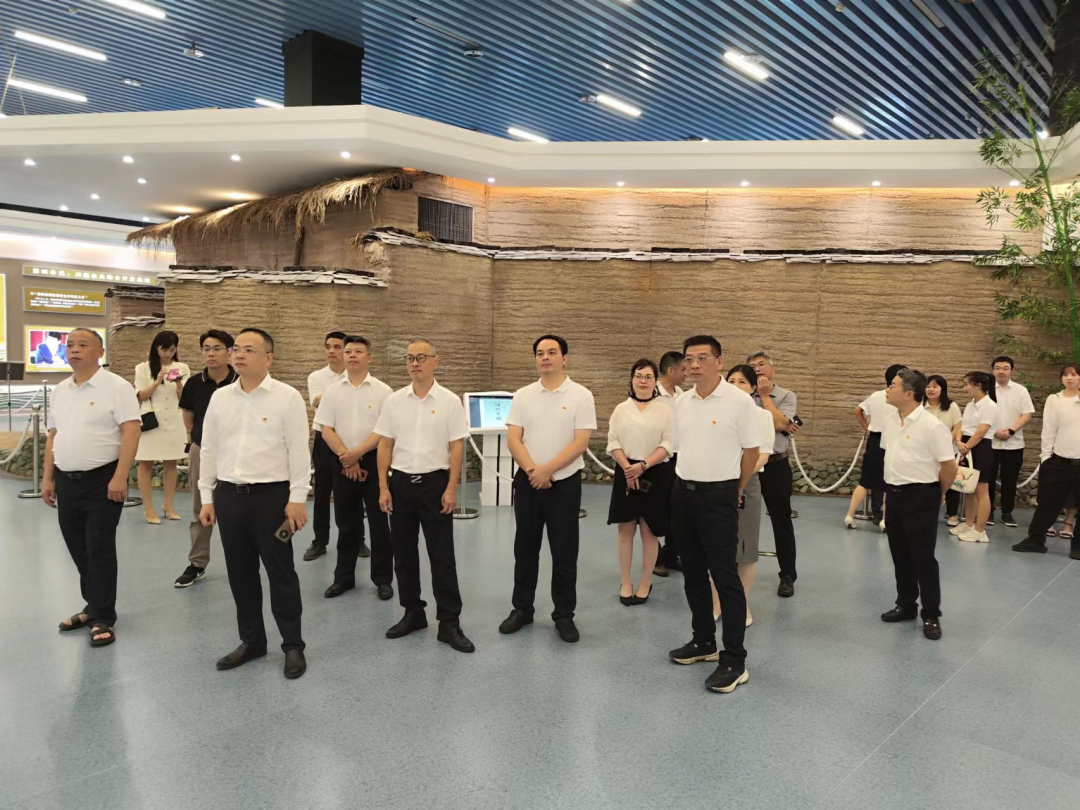 宁德市亚美AM8AG公司党委主题教育念书班开班并开展现场教学