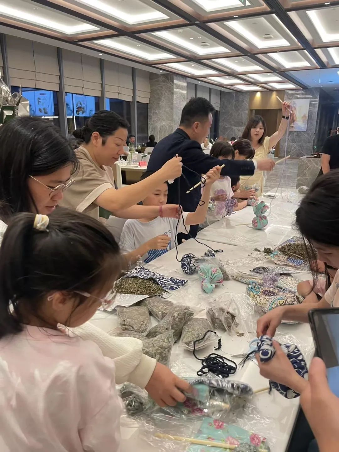 【亚美AM8AG风范】双节奇遇记！市亚美AM8AG公司下属企业三都澳大旅馆解锁民俗童趣新玩法